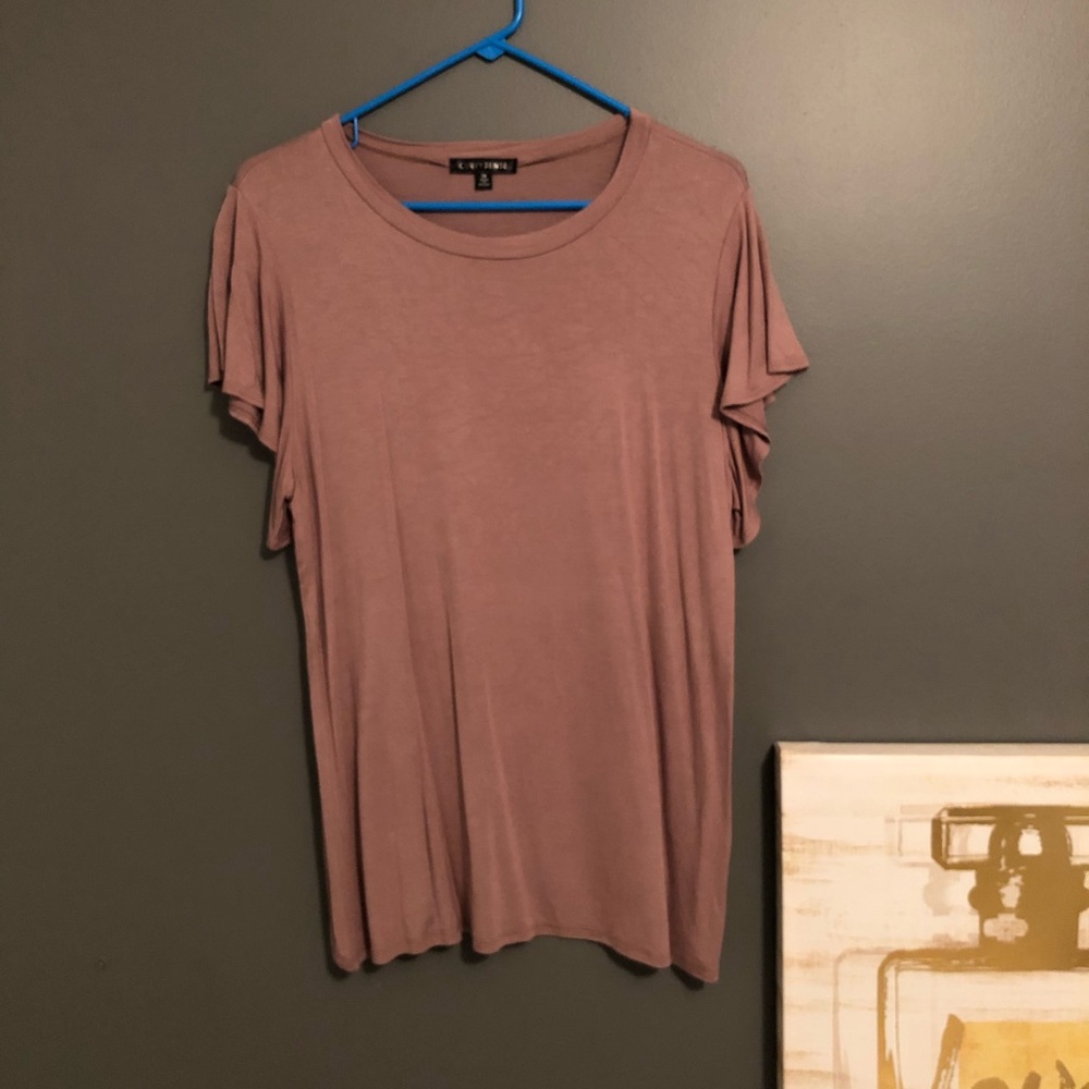 Romantic ruffle sleeve t-shirt (1x)